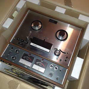 TEAC A-4010S Stereo tape deck model ar-40s reel to reel